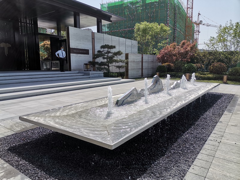 煙臺萬光山海城  不銹鋼雕塑 假山疊水